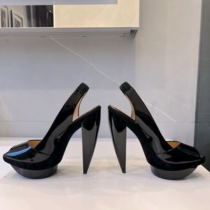 Pollini black patent heel 37